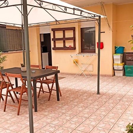 Domumontegrappa - Appartamento Indipendente Con Giardino - Sestu Ngoại thất bức ảnh