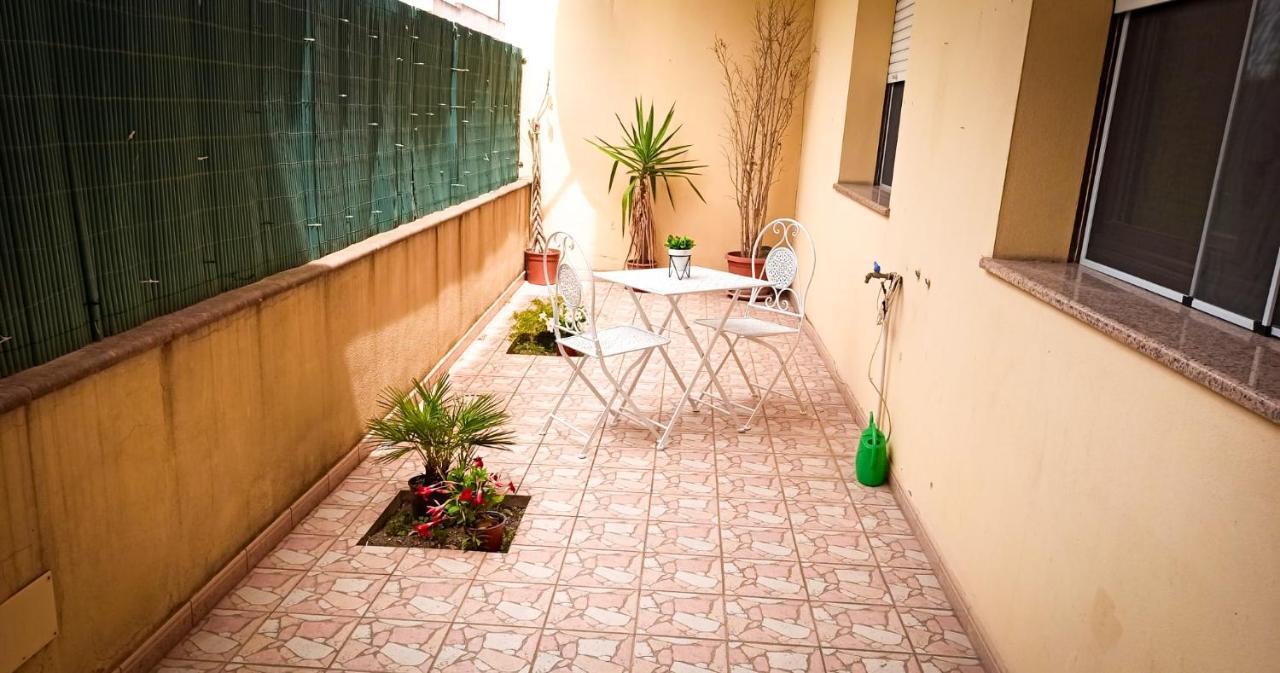Domumontegrappa - Appartamento Indipendente Con Giardino - Sestu Ngoại thất bức ảnh